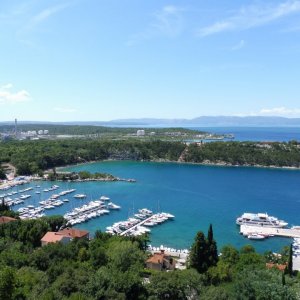 Kvarner: OMISALJ > Jachthafen