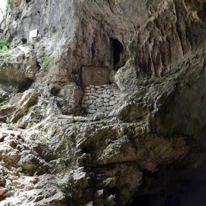 41_Kotlenice Höhle Vranjaca.jpg