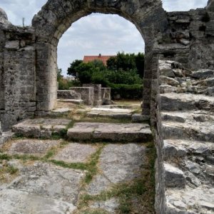 Durchblick Salona 9.jpg