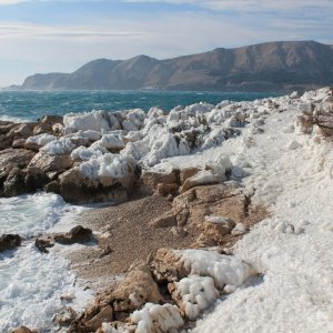 Kvarner: BASKA>  Bucht bei Bunculuka bei Bura und Kälte Febr 2012