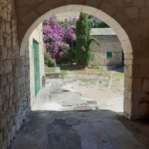 Durchblick Kastel Sucurac 01.jpg