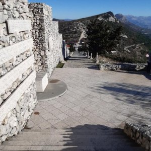 Oberhalb von Kastela.jpg