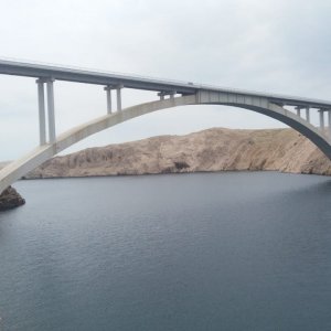 Dalmatien: PAG> Brücke