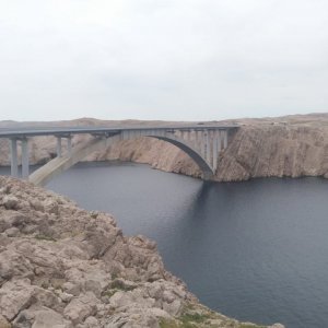 Dalmatien: PAG> Brücke