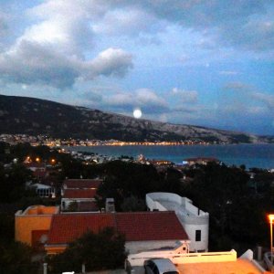 Kvarner: BASKA/Krk > Vollmond nach einen regnerischen Tag