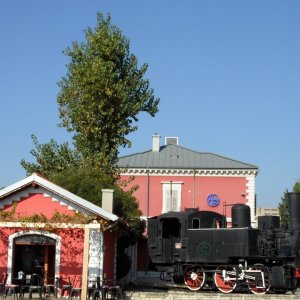 Bahnhof Pula mit Dampflok