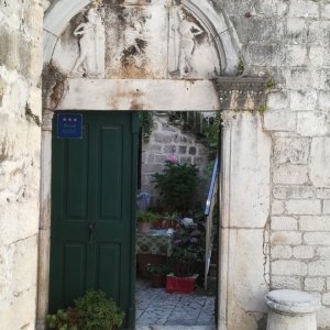 Dalmatien: TROGIR> Hinterhof