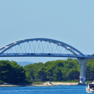 Norddalmatien: UGLJAN/PASMAN > Zdrelac-Brücke