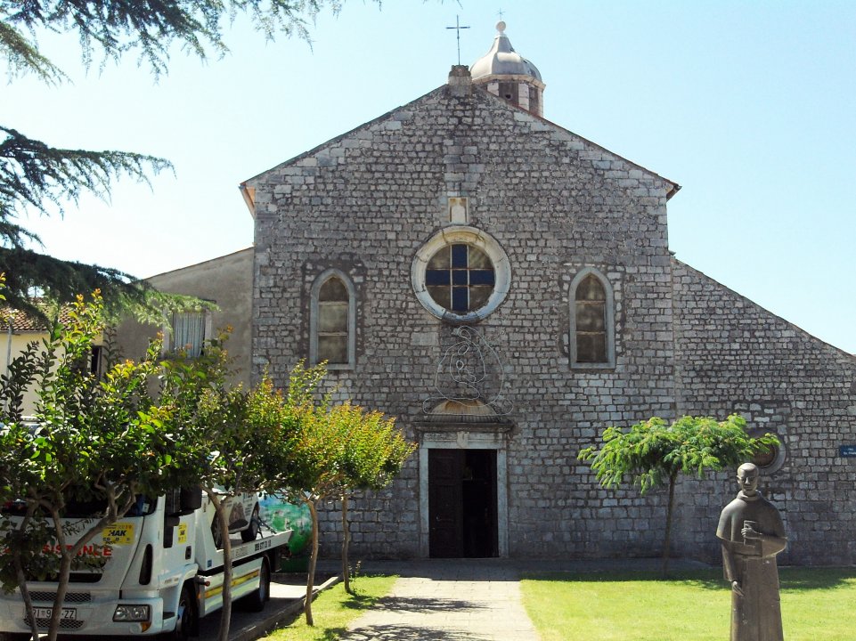 111Kirche Hl, Franziskus.JPG