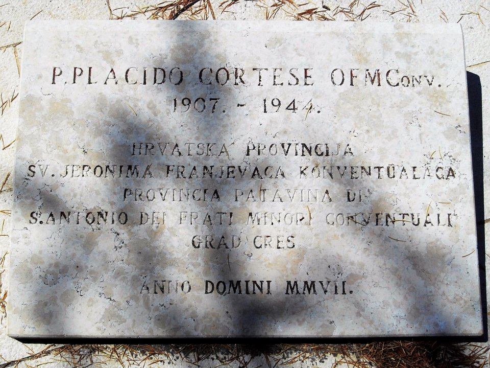 114 Kirche Hl, Franziskus.JPG