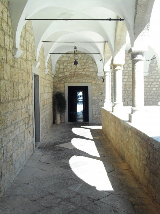 121 Kirche Hl, Franziskus.JPG