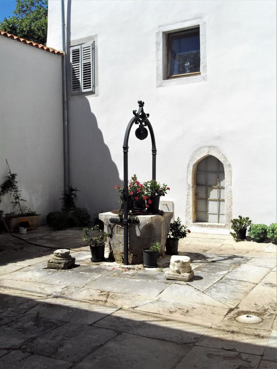 124 Kirche Hl, Franziskus.JPG