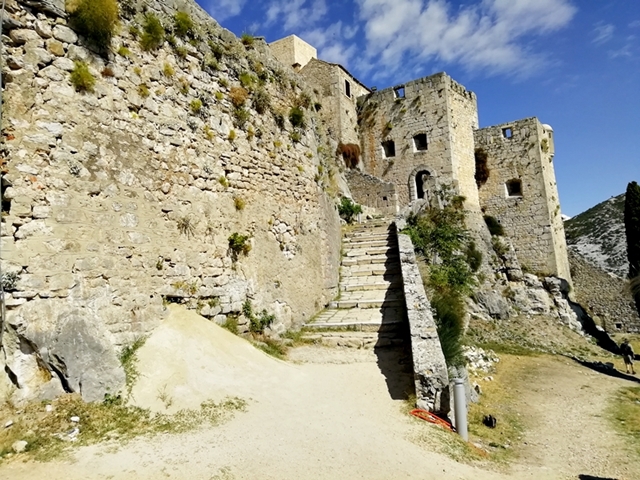 17 Burg Klis.jpg