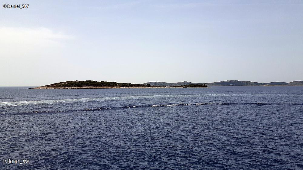 28_Schifffahrt Sibenik Zirje.jpg