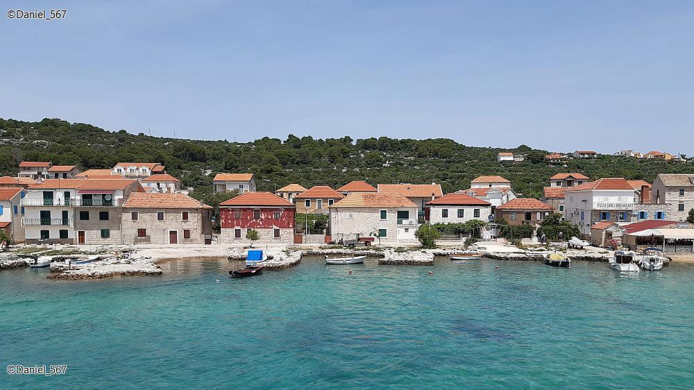 32_Schifffahrt Sibenik Zirje.jpg