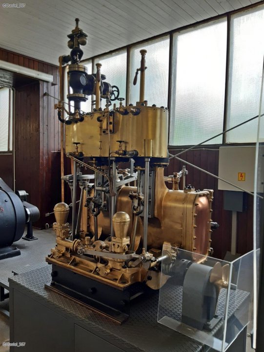 34_Tesla-Museum Zagreb.jpg