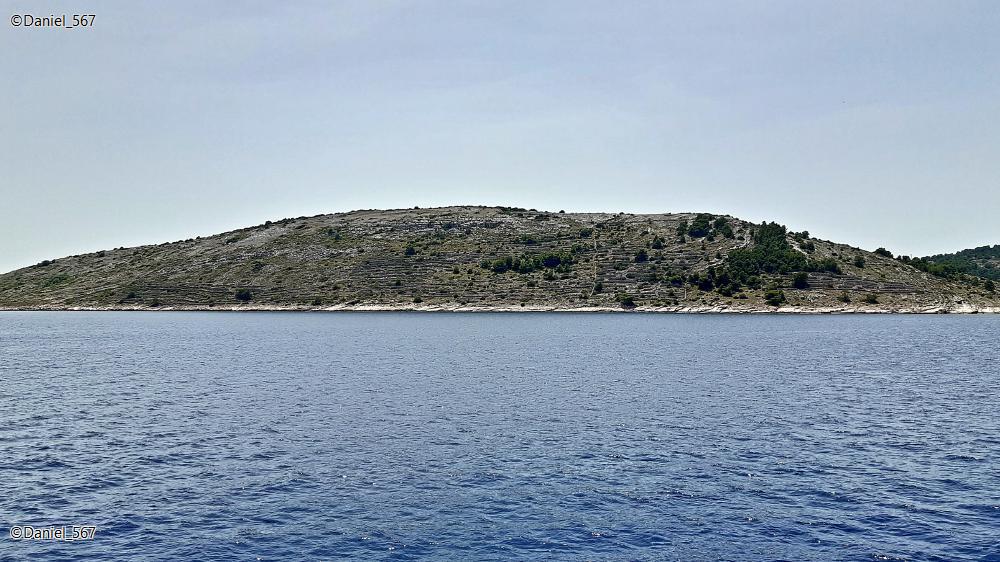 35_Schifffahrt Sibenik Zirje.jpg