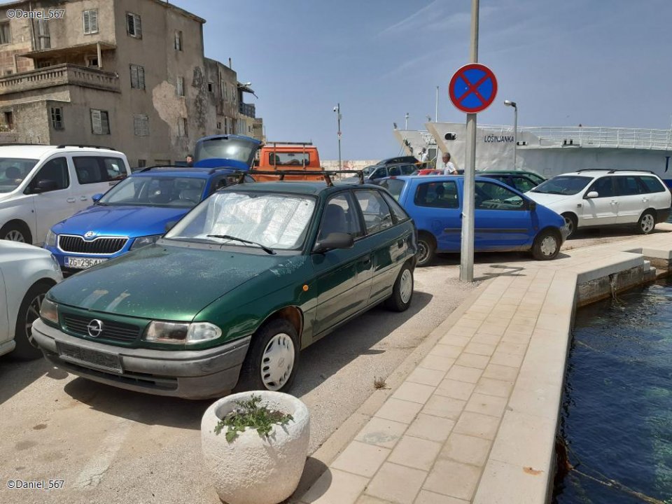 40_Schifffahrt Sibenik Zirje.jpg