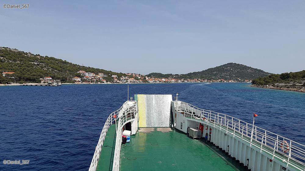 61_Schifffahrt Sibenik Zirje.jpg