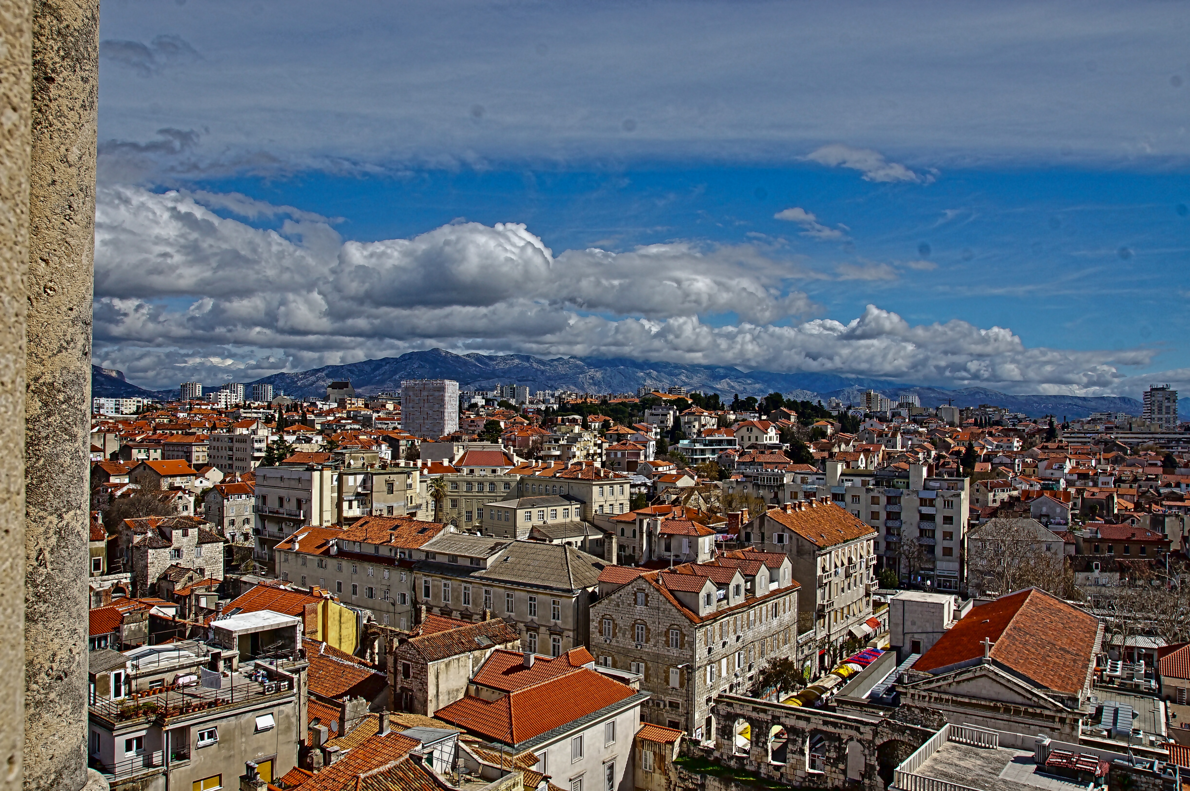 Blick über die Dächer von Split