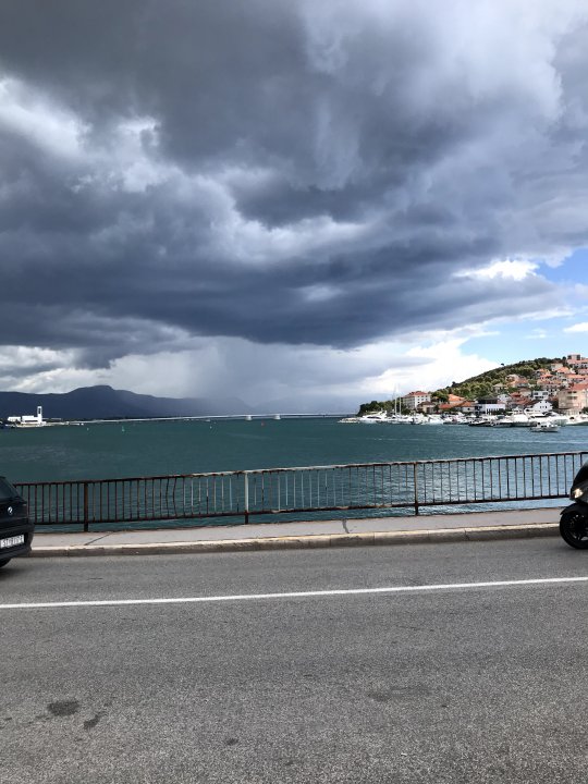 Dalamtien:Trogir>Gewitterwolken