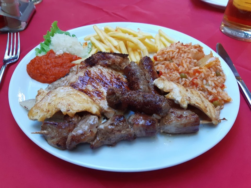 Dalmatien: Baska Voda > Grillteller.jpg