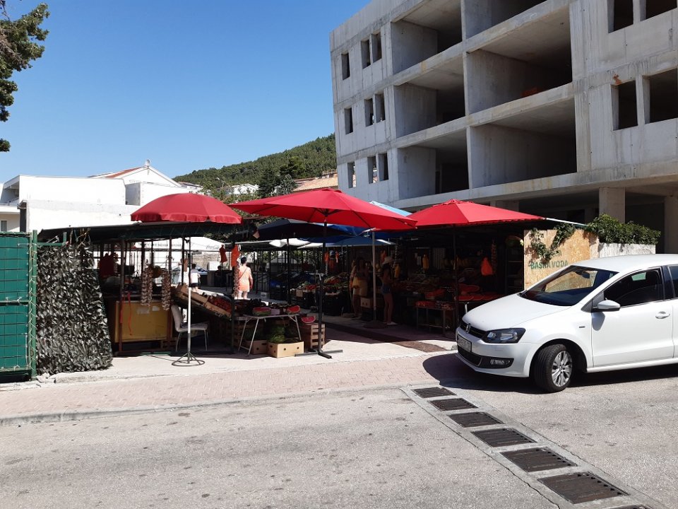 Dalmatien: BASKA VODA > Markt.jpg