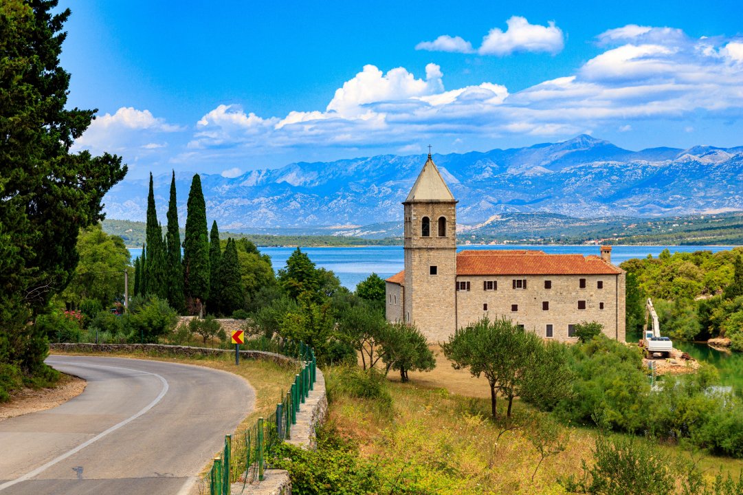 Dalmatien: DONJI KARIN > Franziskanerkloster der heiligen Maria