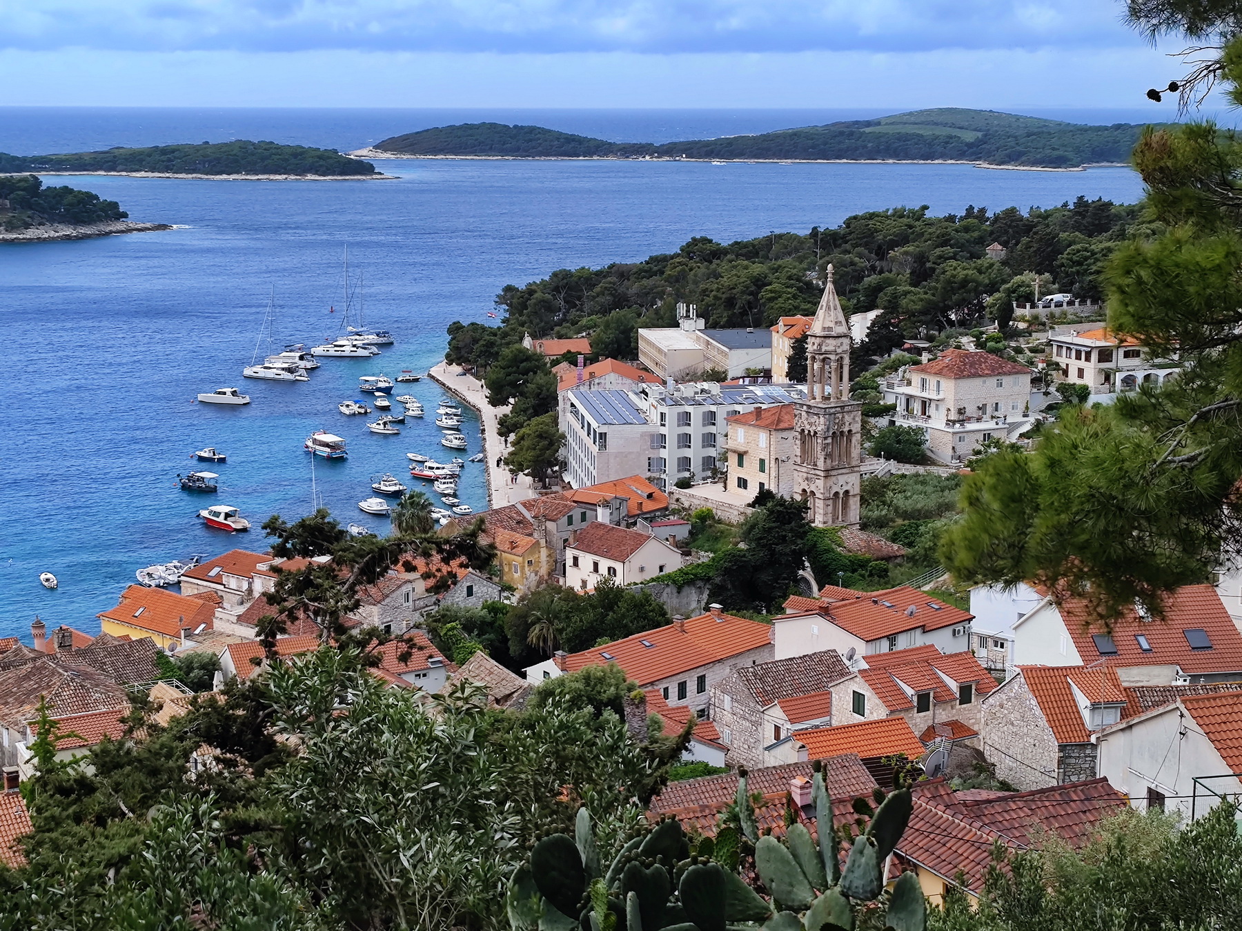 Dalmatien: Insel HVAR > Blick auf Hvar