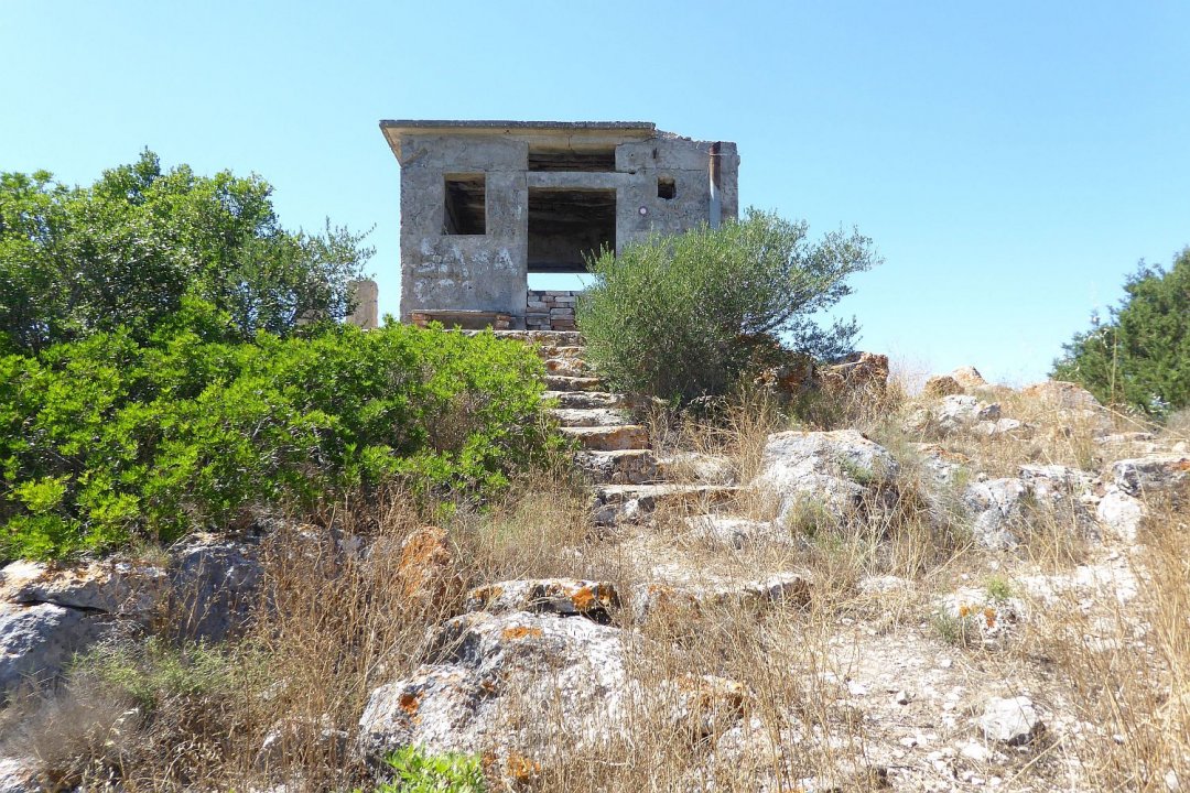 Dalmatien: INSEL LASTOVO > Verlassener Wachposten auf dem Jurjev Vrh