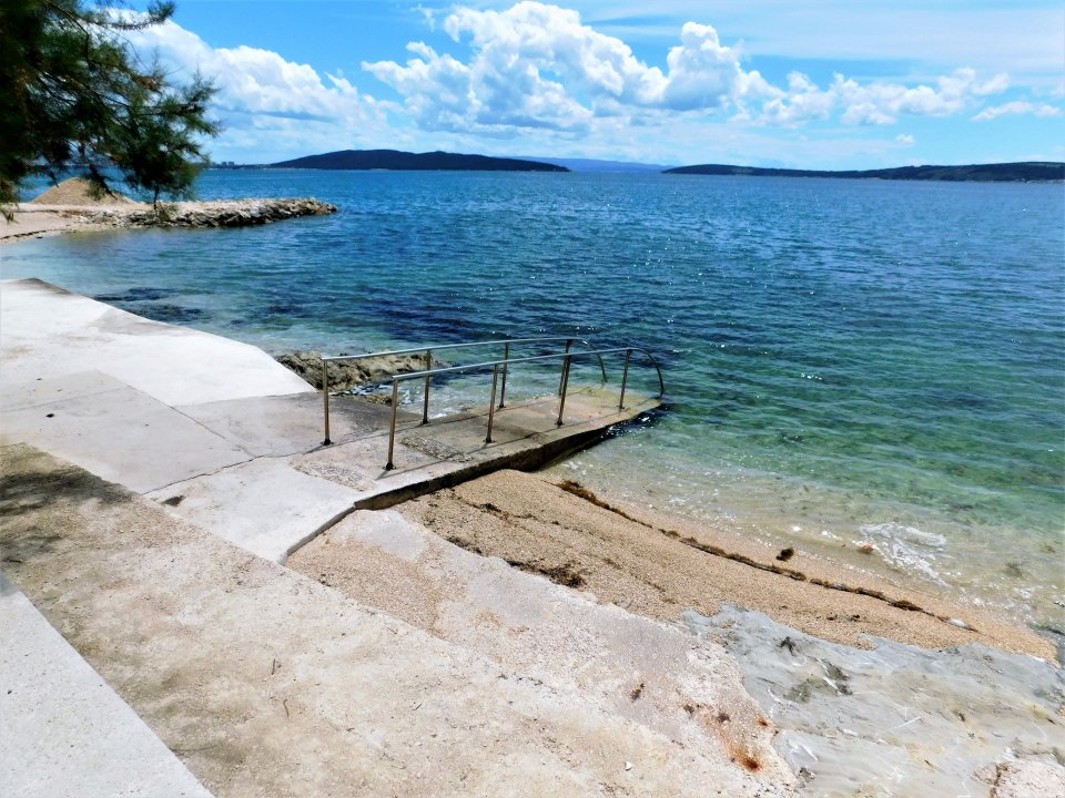 Dalmatien: KASTELA Luksic > Meer