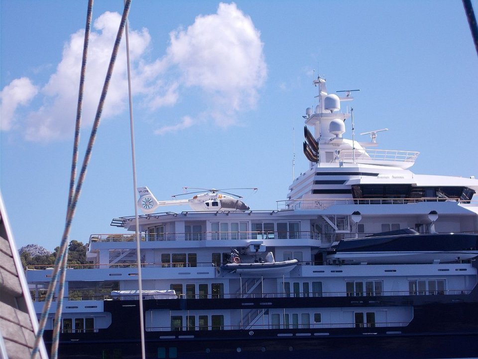 Dalmatien: Lastovo > Begenung mit Riesenyacht