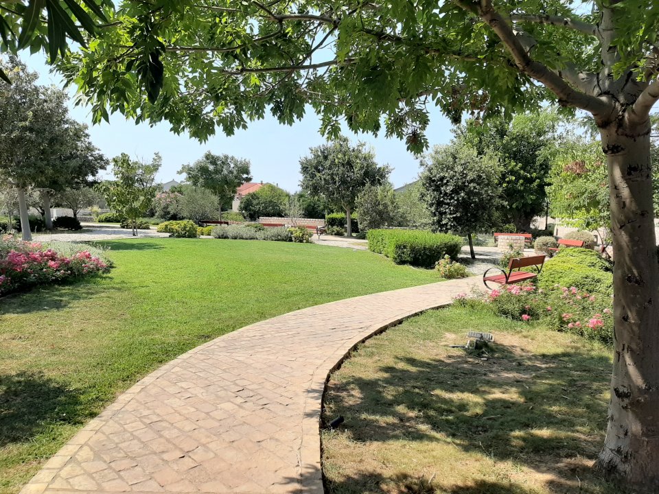 Dalmatien : NIN > Parkanlage