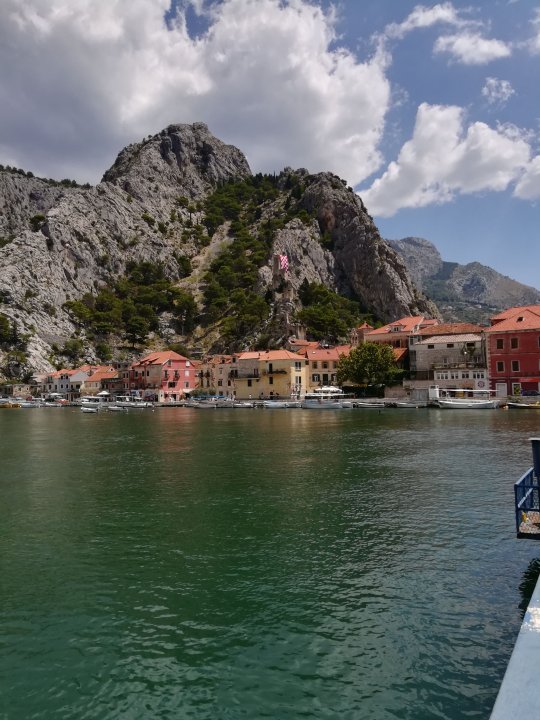 Dalmatien: Omis > Berge & Meer