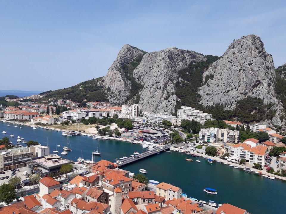 Dalmatien: OMIS > Blick von Festung Mirabela.jpg