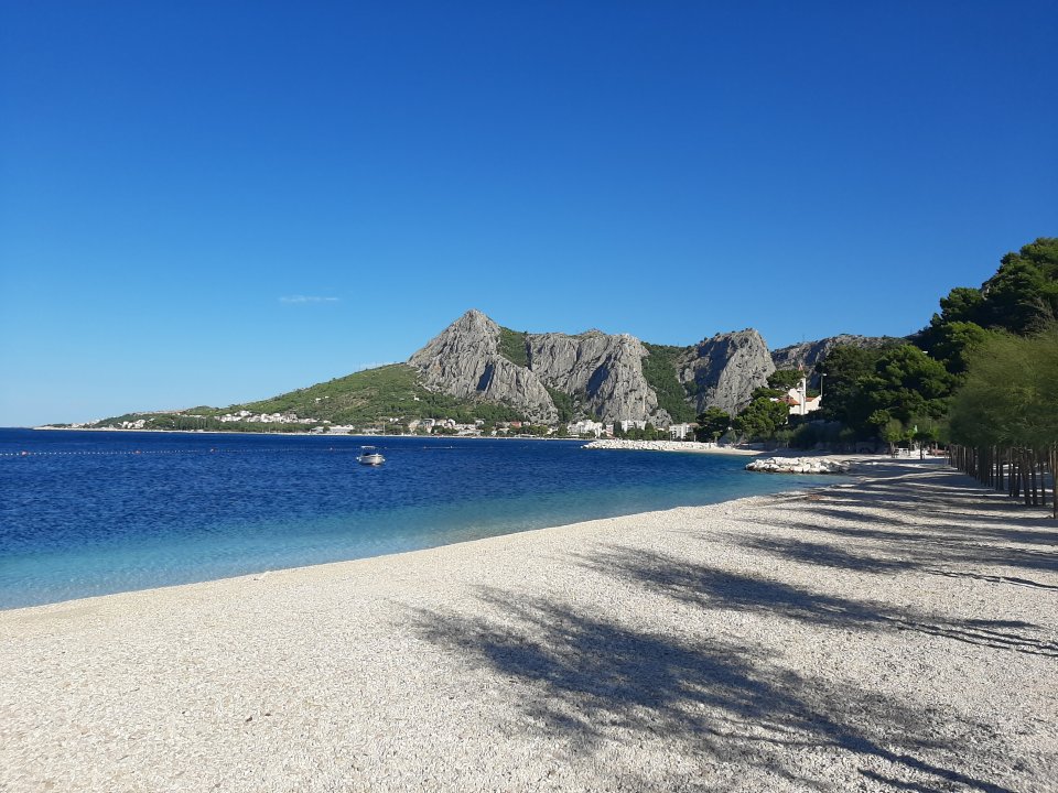 Dalmatien: OMIS > Strand