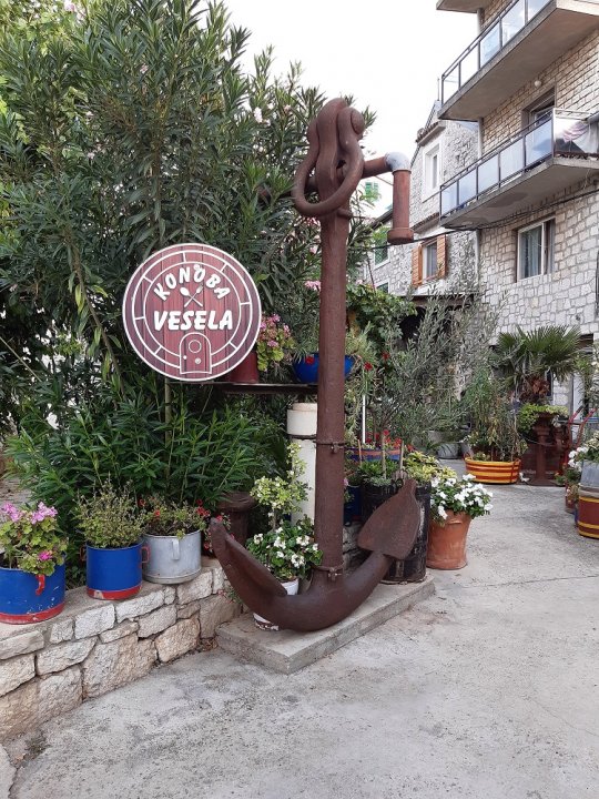 Dalmatien: PIROVAC > Konoba Vesela 1.jpg