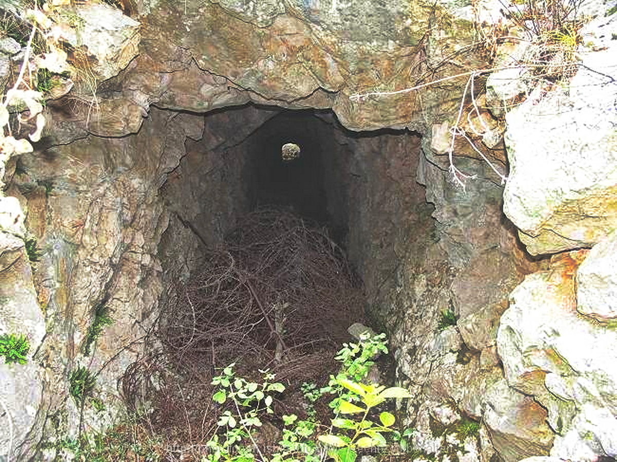 Dalmatien: PREVLAKA > Tunnelsystem