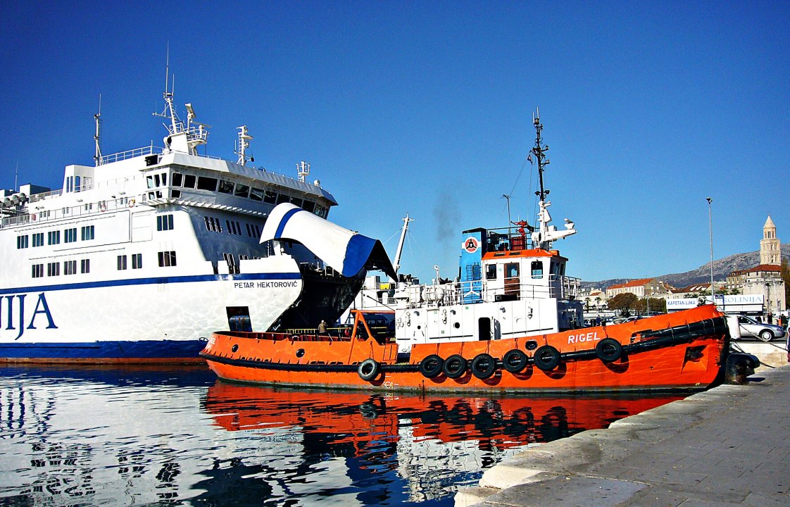 Dalmatien>Schlepper im Hafen Split