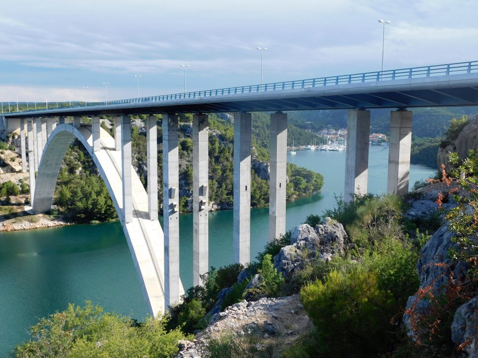 Dalmatien: Skradin> Brücke