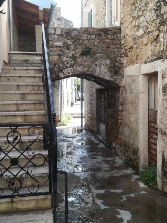 Dalmatien: Split> Kastela> Gasse