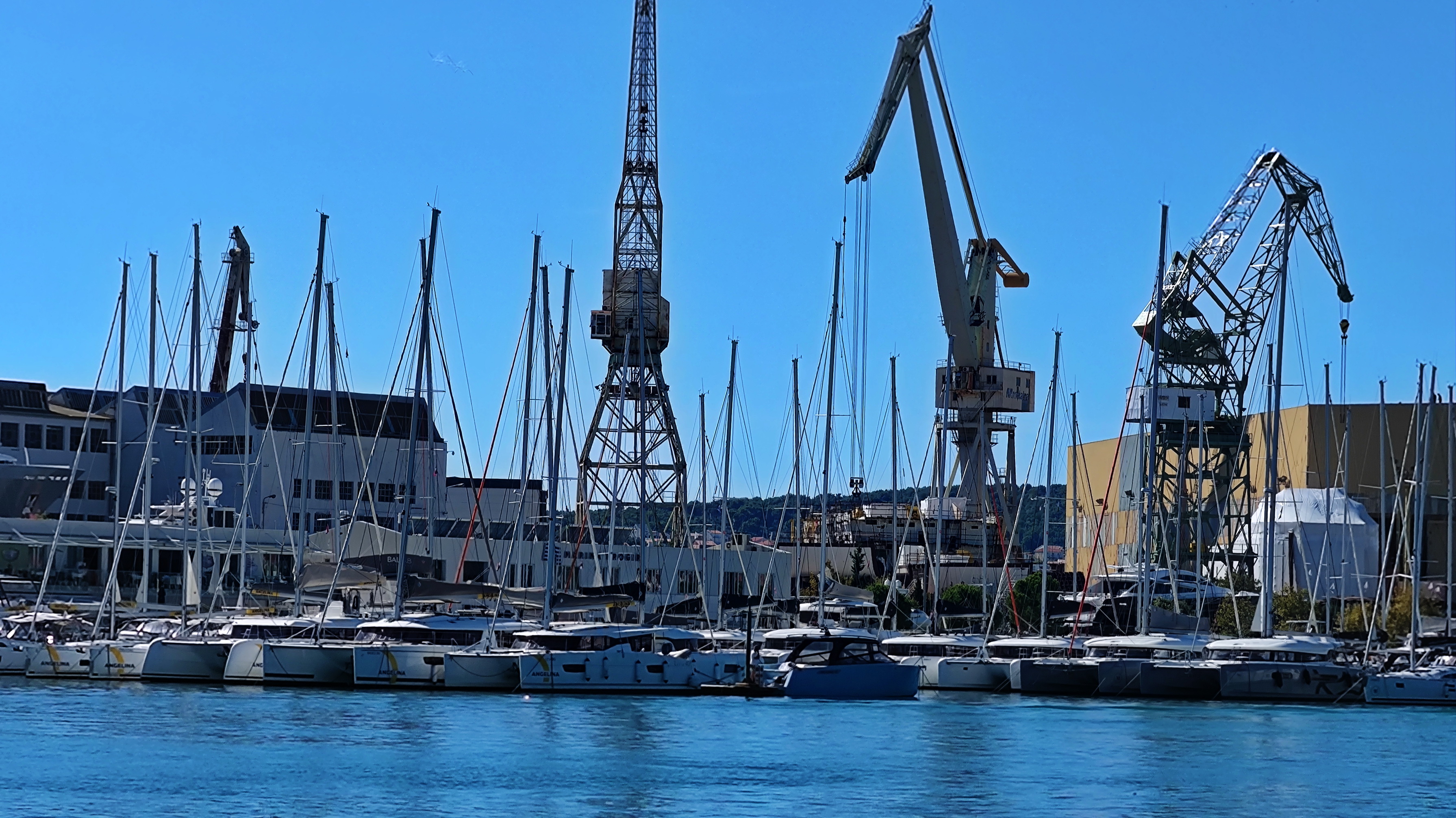 Dalmatien: TROGIR > Hafen