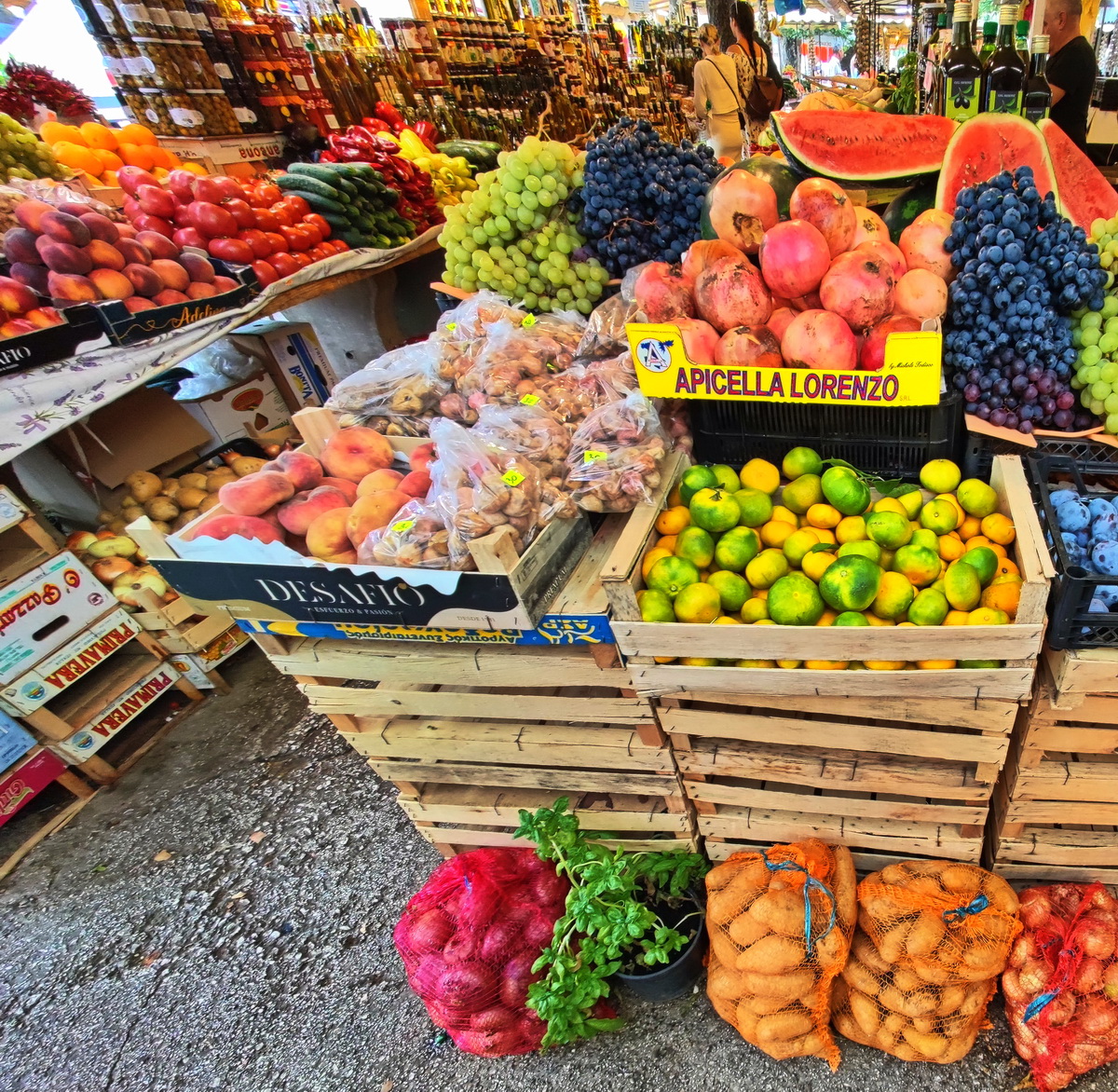 Dalmatien: TROGIR > Markt