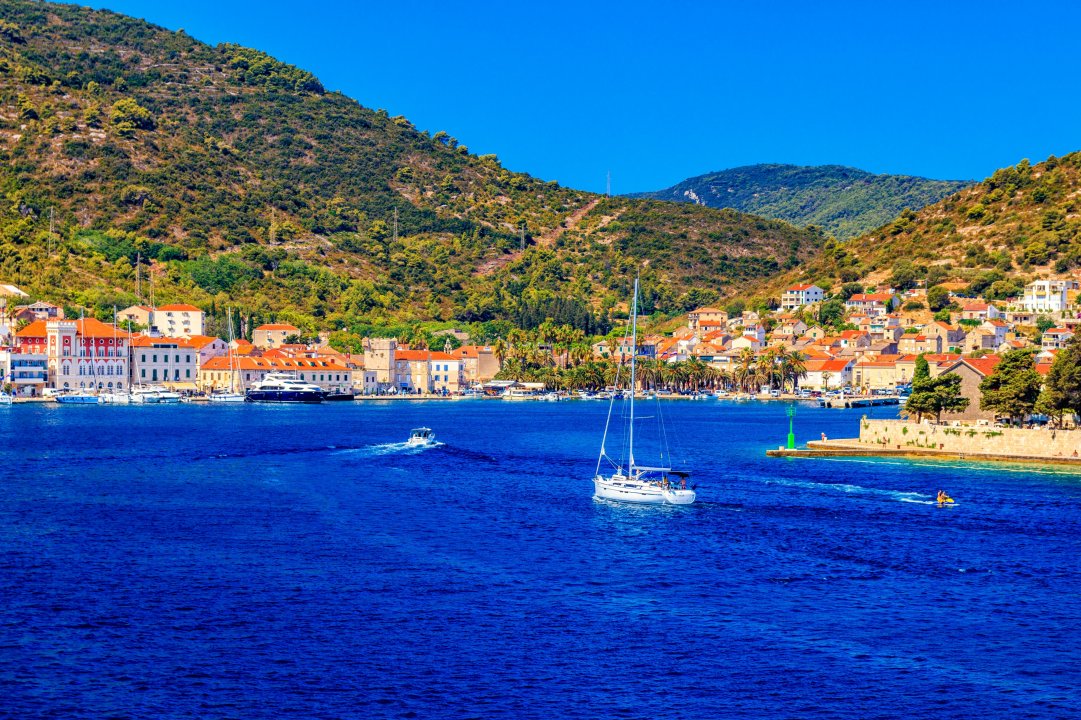 Dalmatien: VIS > Hafen Vis