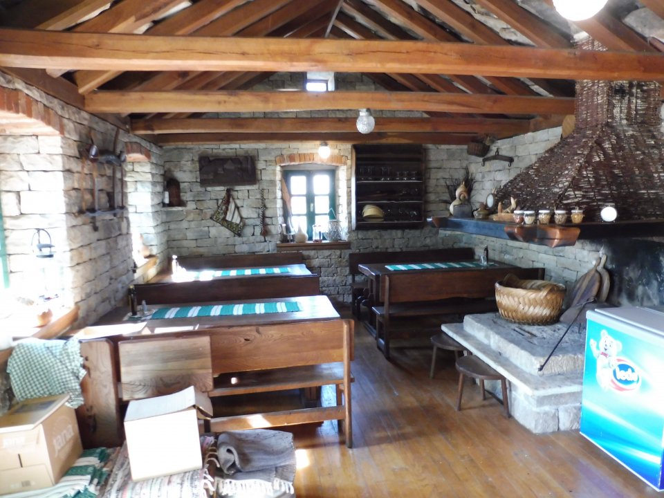 Dalmatien: VRANSKO JEZERO > Kamenjak > Cafe