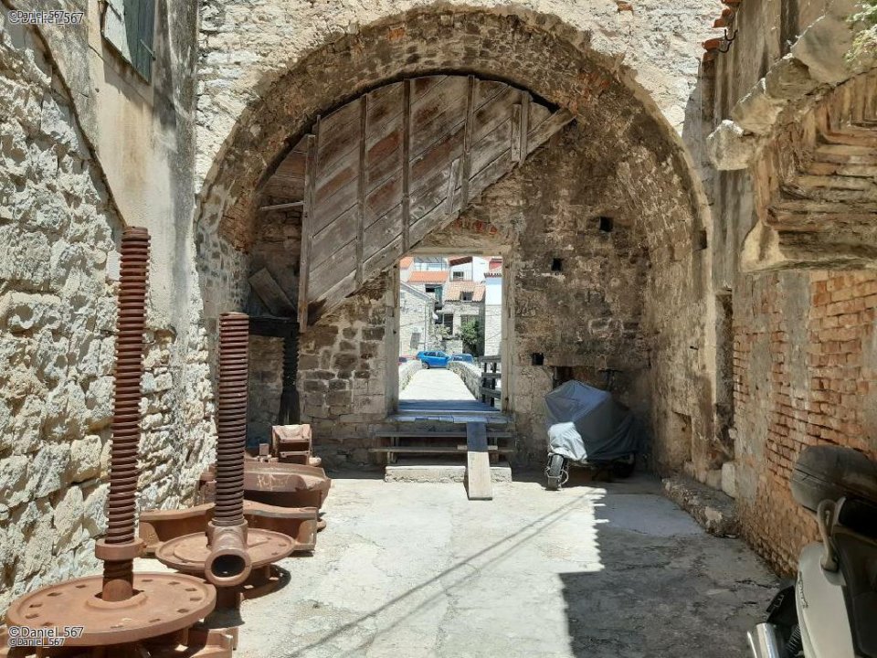 Durchblick Kastela 5.jpg