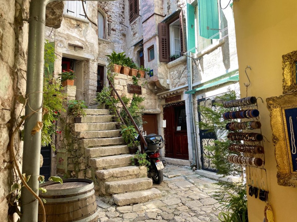 Hauseingang, Altstadt Rovinj_KLEIN.jpeg