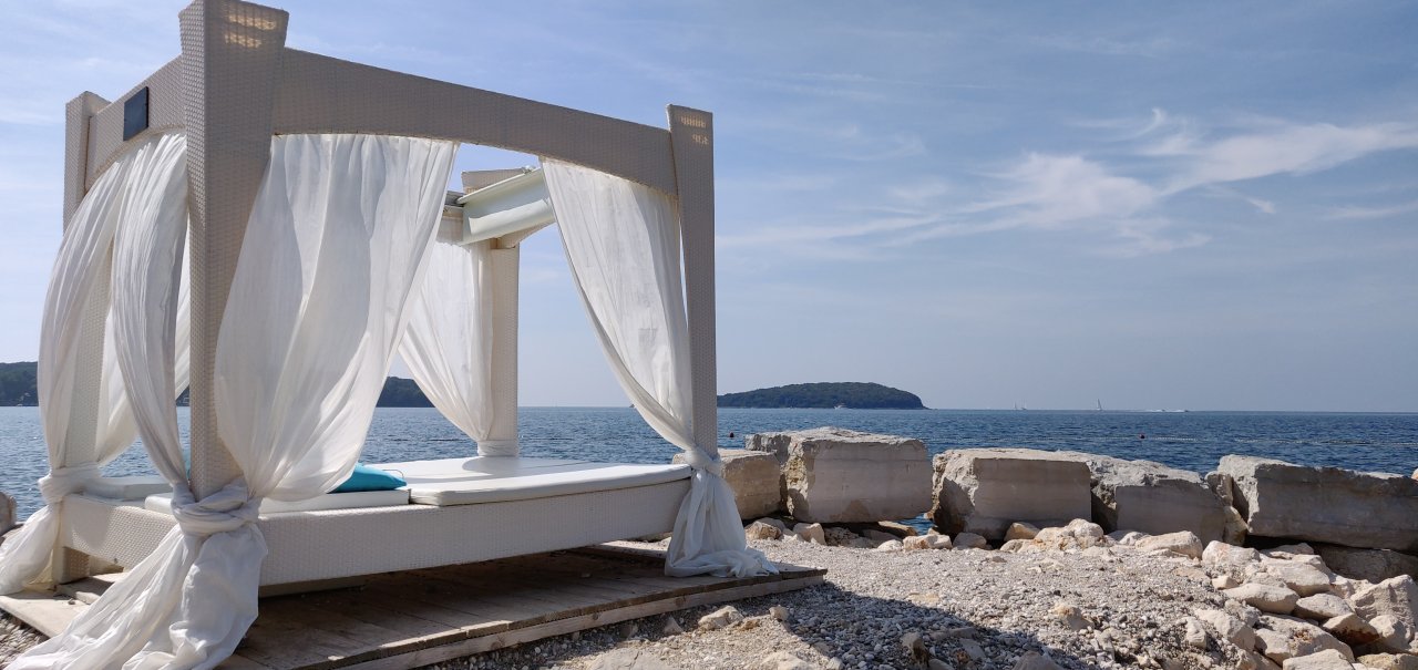 Istrien; FUNTANA > Strandbett