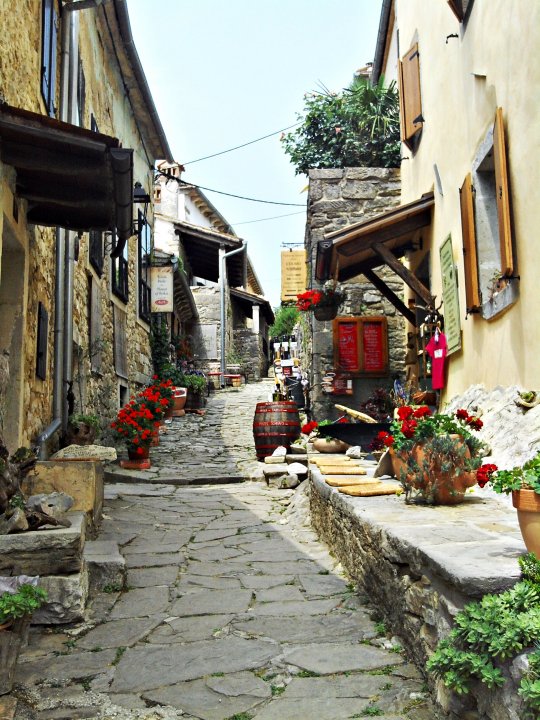 Istrien: HUM > Altstadtgasse 1.JPG