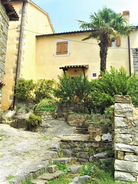 Istrien HUM Ansicht 2.JPG